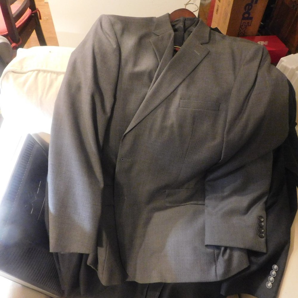 MEN'S DARK COLORED SUIT COAT